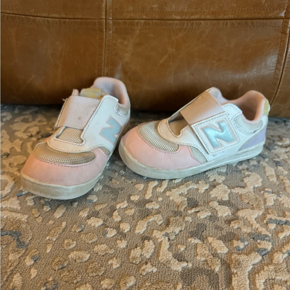 New Balance 8T (wide) Sneakers